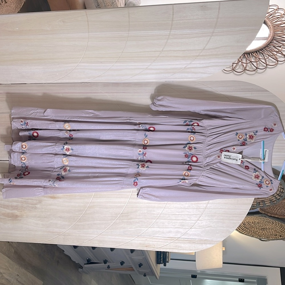 Tiered layers! Long sleeves with elastic at wrist